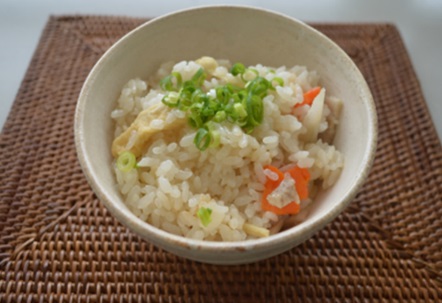 具だくさん炊き込みごはん